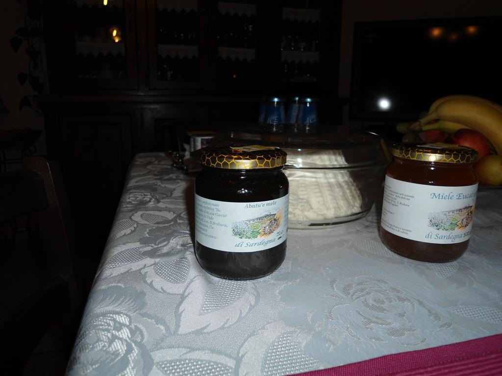 B&B Mitzixeddas Màndas Buitenkant foto