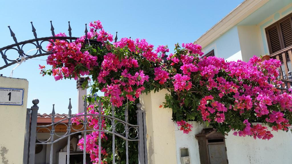 B&B Mitzixeddas Màndas Buitenkant foto